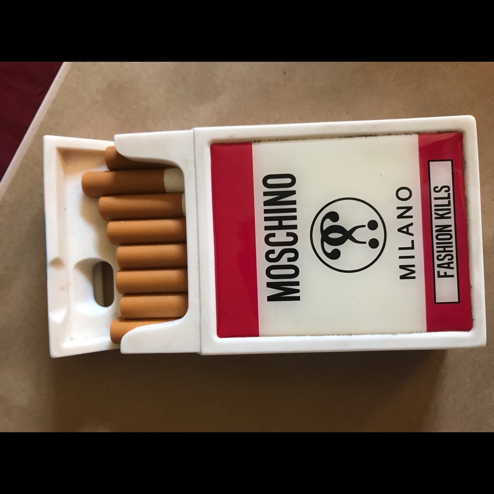 Moschino fashion kills phone case